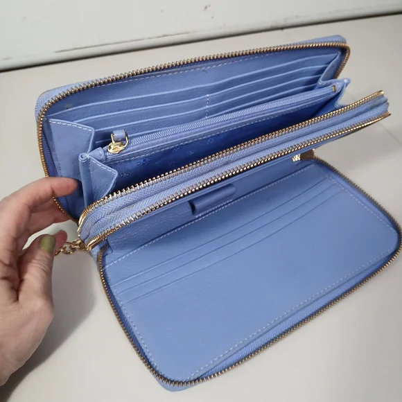 Tory Burch Blue Leather Landon Travel Wallet - Picture 3 of 13